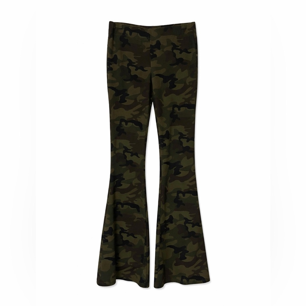 No Boundaries Green and Black Camo Flare Leggings